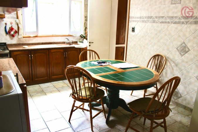 GREENWOOD VENDE IMPONENTE PROPIEDAD EN GODOY CRUZ CON 1290m2 DE TERRENO Y DOS CASAS, CUBIERTOS 558m2.