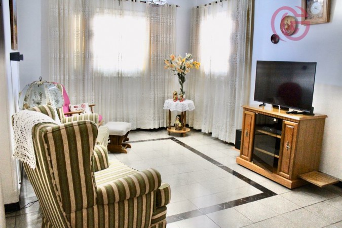 GREENWOOD VENDE IMPONENTE PROPIEDAD EN GODOY CRUZ CON 1290m2 DE TERRENO Y DOS CASAS, CUBIERTOS 558m2.