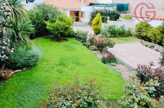 GREENWOOD VENDE IMPONENTE PROPIEDAD EN GODOY CRUZ CON 1290m2 DE TERRENO Y DOS CASAS, CUBIERTOS 558m2.