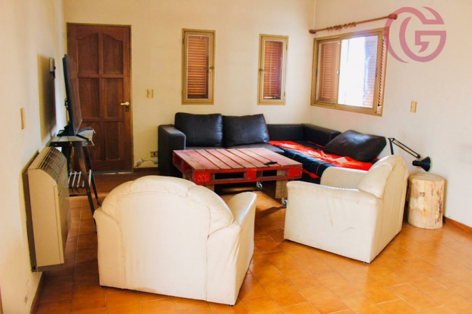 GREENWOOD VENDE IMPONENTE PROPIEDAD EN GODOY CRUZ CON 1290m2 DE TERRENO Y DOS CASAS, CUBIERTOS 558m2.