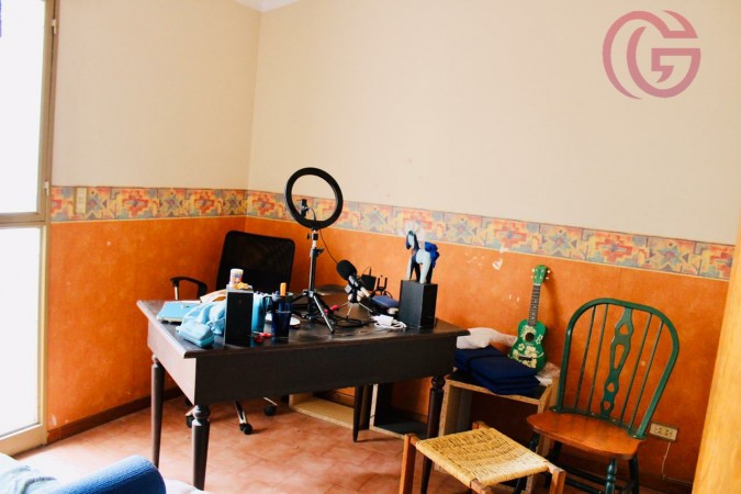 GREENWOOD VENDE IMPONENTE PROPIEDAD EN GODOY CRUZ CON 1290m2 DE TERRENO Y DOS CASAS, CUBIERTOS 558m2.