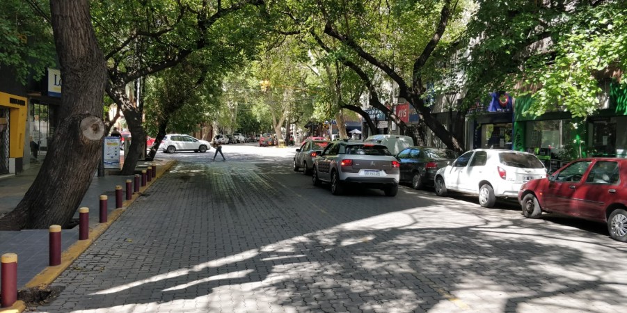GREENWOOD VENDE EXCELENTE COCHERA EN EL CENTRO DE MENDOZA