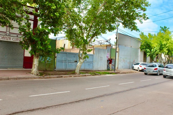 GREENWOOD VENDE AMPLIO LOTE EN CALLE OZAMIS DE MAIPU IDEAL EMPRENDIMIENTOS INMOBILIARIOS