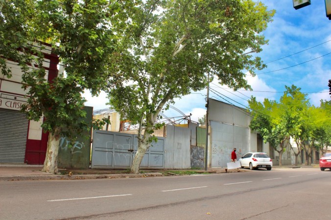 GREENWOOD VENDE AMPLIO LOTE EN CALLE OZAMIS DE MAIPU IDEAL EMPRENDIMIENTOS INMOBILIARIOS