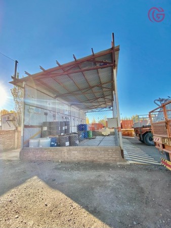 GREENWOOD VENDE BASE DE OPERACIONES, EDIFICACIONES Y GRAN TERRENO EN MALARGUE (CENTRO).
