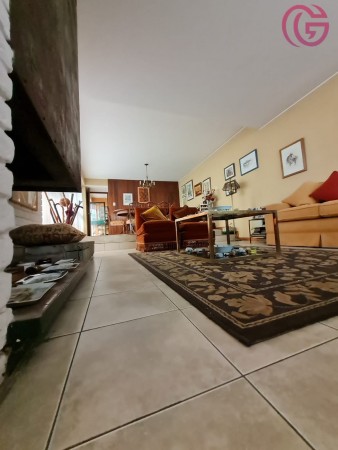GREENWOOD VENDE EXCEPCIONAL CASA EN EL CORAZON DEL BOMBAL.