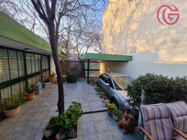 GREENWOOD VENDE EXCEPCIONAL CASA EN EL CORAZON DEL BOMBAL.