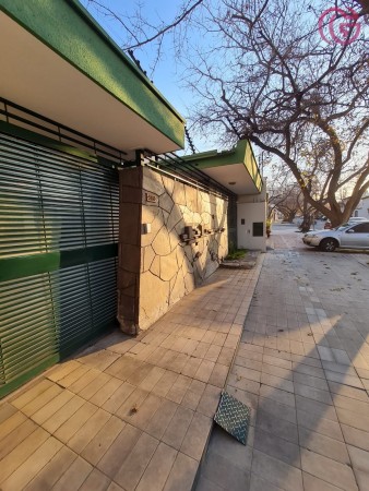 GREENWOOD VENDE EXCEPCIONAL CASA EN EL CORAZON DEL BOMBAL.