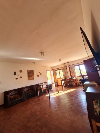 GREENWOOD VENDE CASA CON IMPORTANTE LOTE EN SAN ROQUE, MAIPU