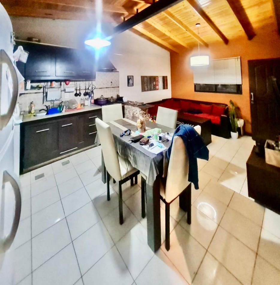 GREENWOOD VENDE CASA MAS DEPARTAMENTO EN DORREGO