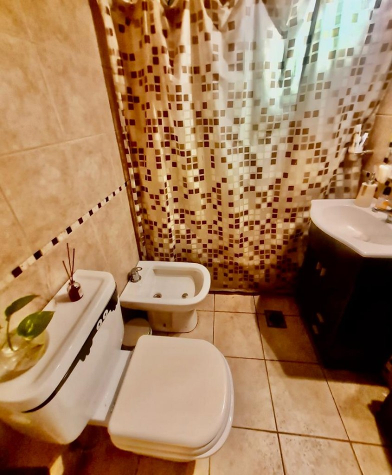GREENWOOD VENDE CASA MAS DEPARTAMENTO EN DORREGO