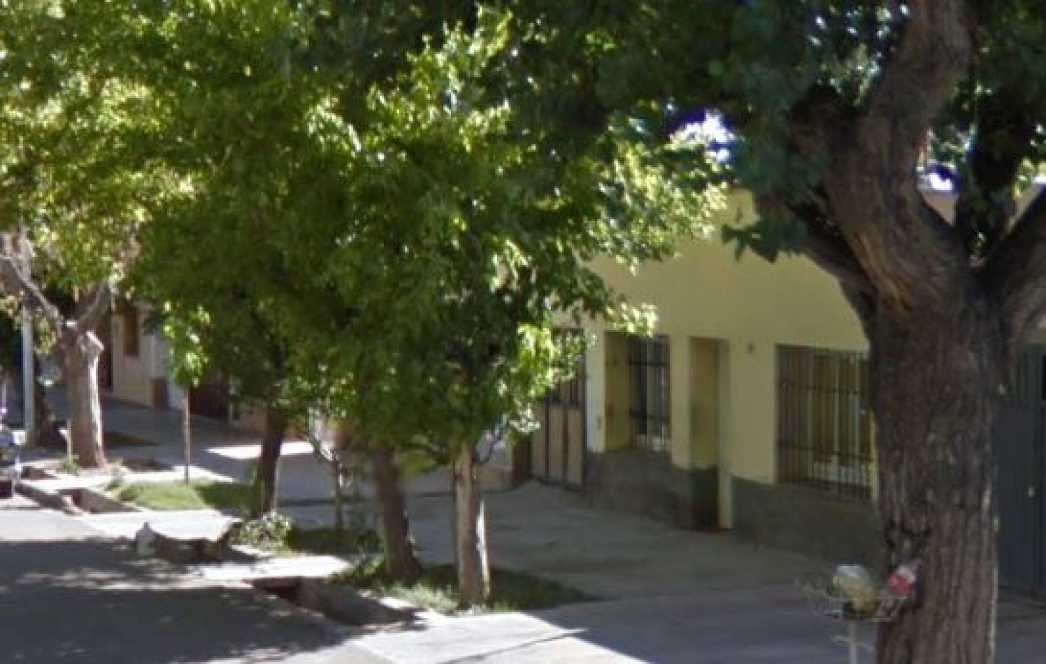 GREENWOOD VENDE LOTE EXCELENTE UBICACION CON CASA A DEMOLER.