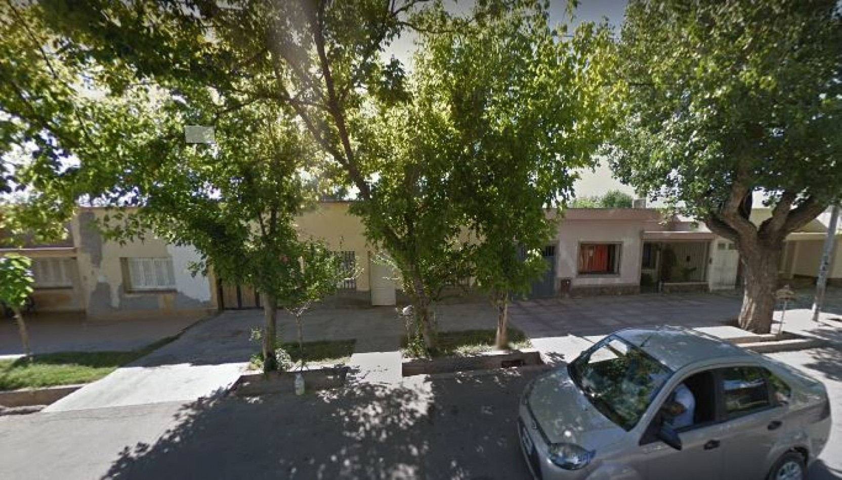 GREENWOOD VENDE LOTE EXCELENTE UBICACION CON CASA A DEMOLER.