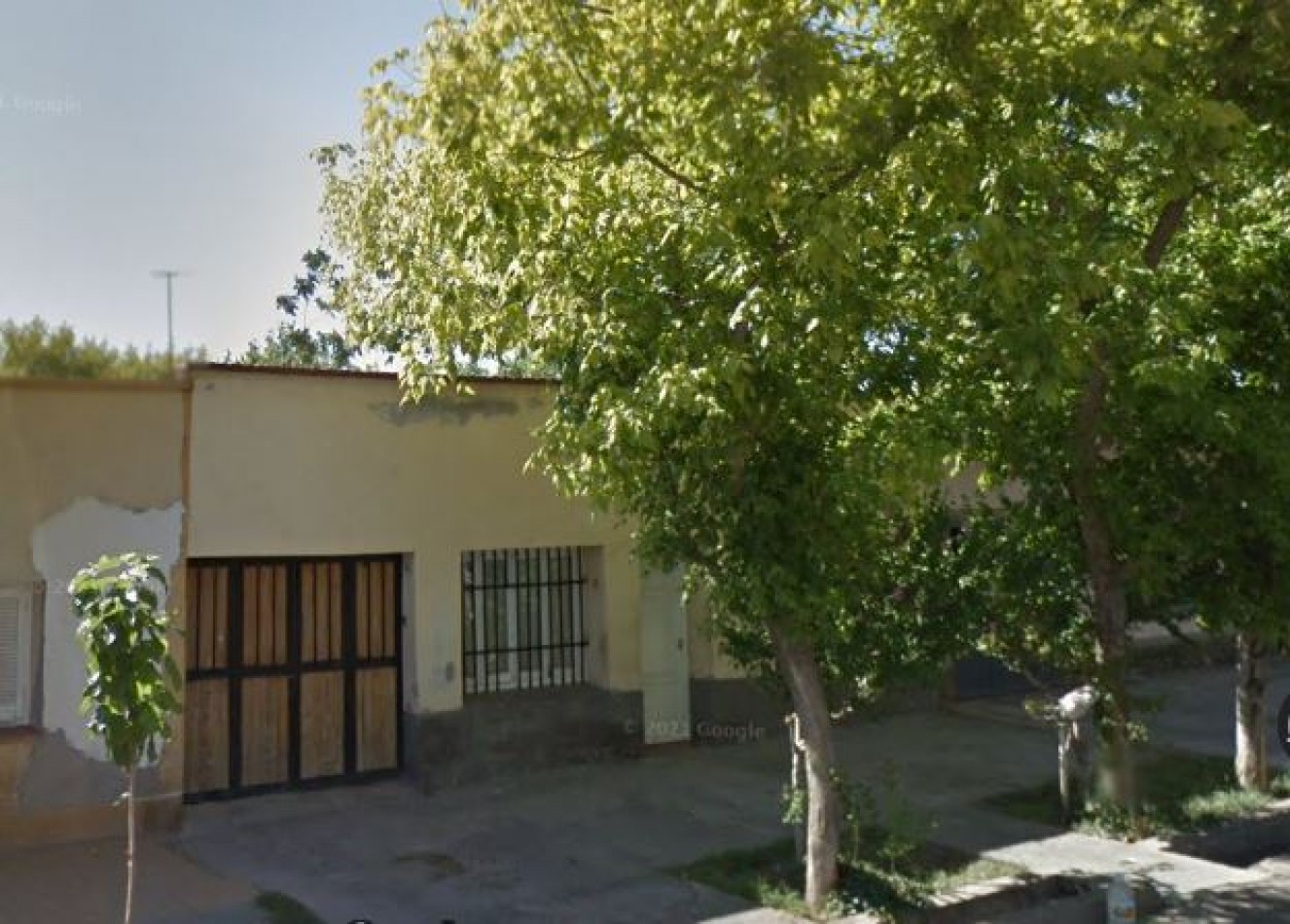 GREENWOOD VENDE LOTE EXCELENTE UBICACION CON CASA A DEMOLER.