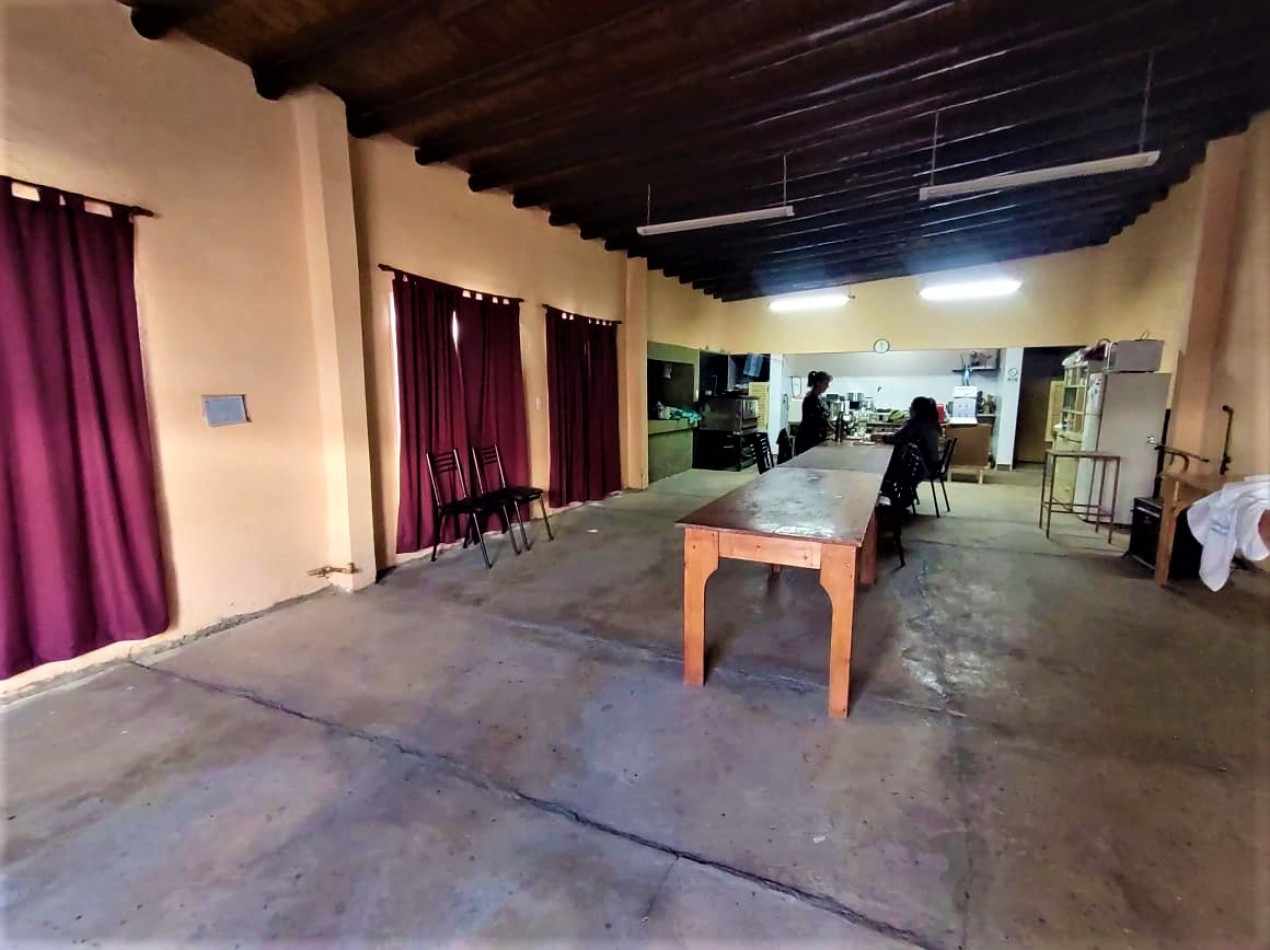 GREENWOOD VENDE VIVERO CON AMPLIO TERRENO, POSEE UN SALON COMEDOR DE GRAN DIMENSION, CASA, GALPON Y INVERNADERO, UBICADO EN LUJAN DE CUYO