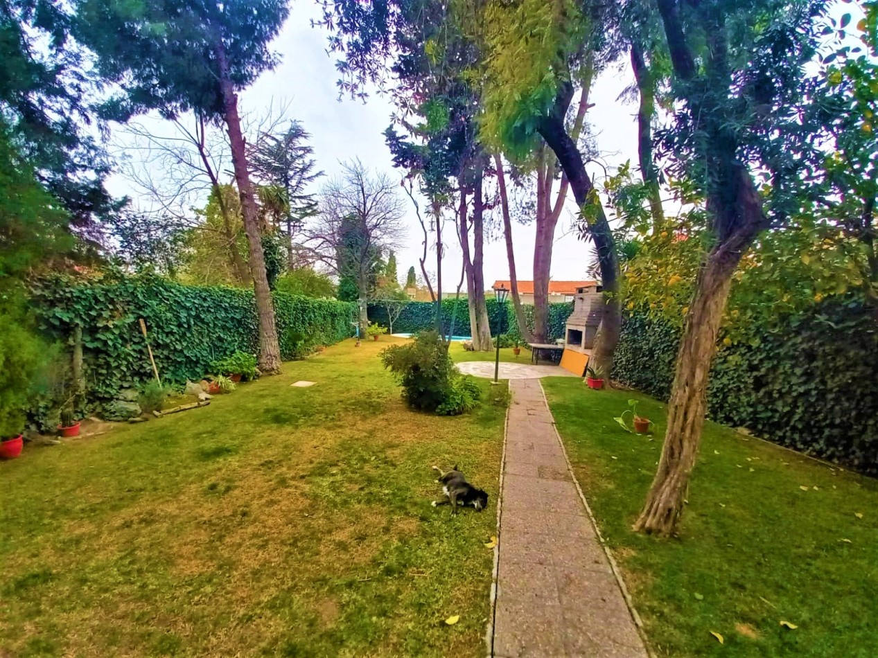 GREENWOOD VENDE HERMOSA Y AMPLIA PROPIEDAD EN GODOY CRUZ, EXCELENTE CALIDAD CONSTRUCTIVA Y UBICACION INMEJORABLE