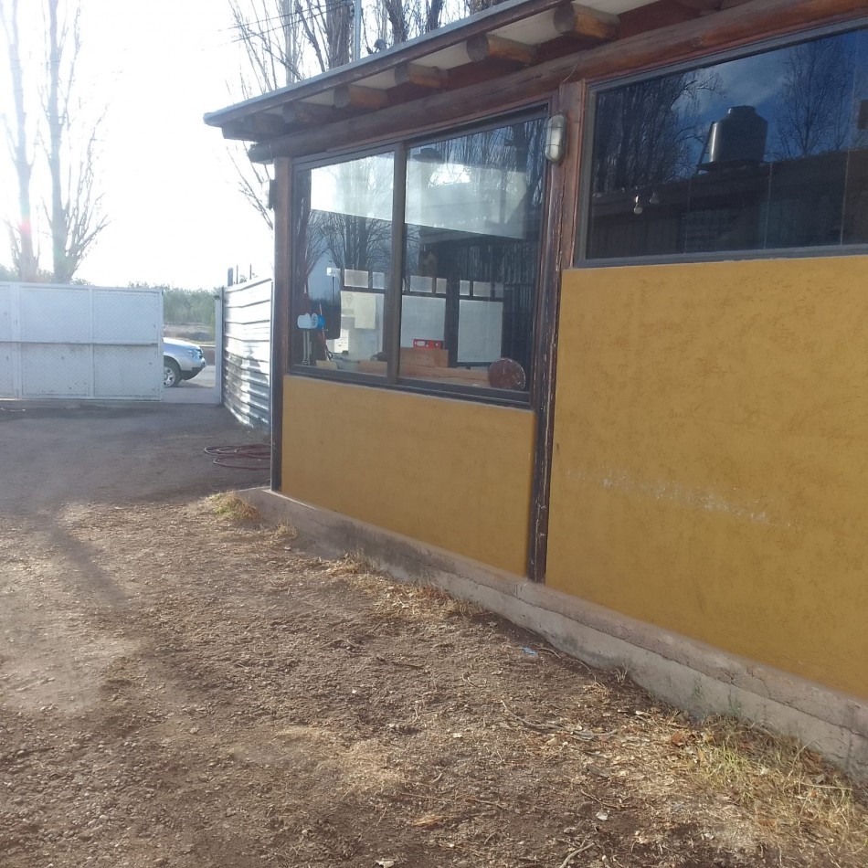 GREENWOOD VENDE GALPON CON OFICINAS Y DEPOSITO EN VISTALBA, LUJAN DE CUYO.