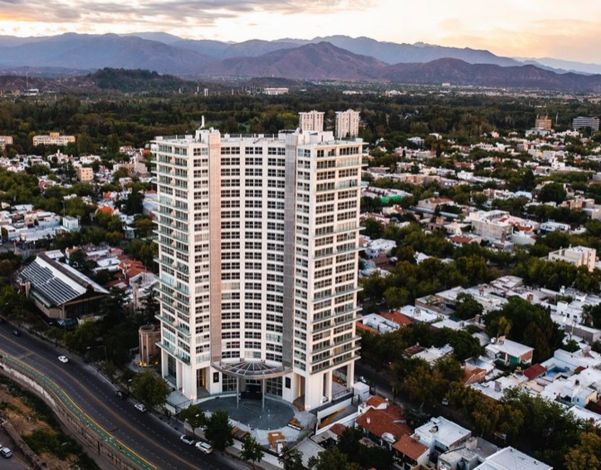 GREENWOOD VENDE EXCEPCIONAL DEPARTAMENTO EN PISO 8 EN LA INIGUALABLE TORRE LELOIR, DISTINCION EN LO ALTO DE MENDOZA.
