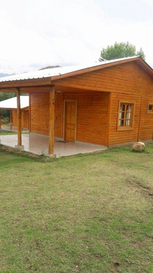 GREENWOOD VENDE ESPECTACULAR TERRENO CON CABAÑAS EN TUNUYAN.