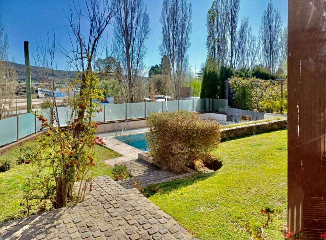 GREENWOOD VENDE IMPACTANTE PROPIEDAD EN EL EXCLUSIVO BARRIO LADERAS DE CHACRAS DE CORIA