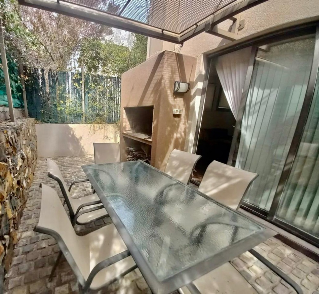 GREENWOOD VENDE IMPACTANTE PROPIEDAD EN EL EXCLUSIVO BARRIO LADERAS DE CHACRAS DE CORIA