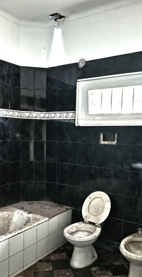 GREENWOOD VENDE CASA ESQUINA ANTIGUA EN MUY BUEN ESTADO EN LA CIUDAD DE MENDOZA