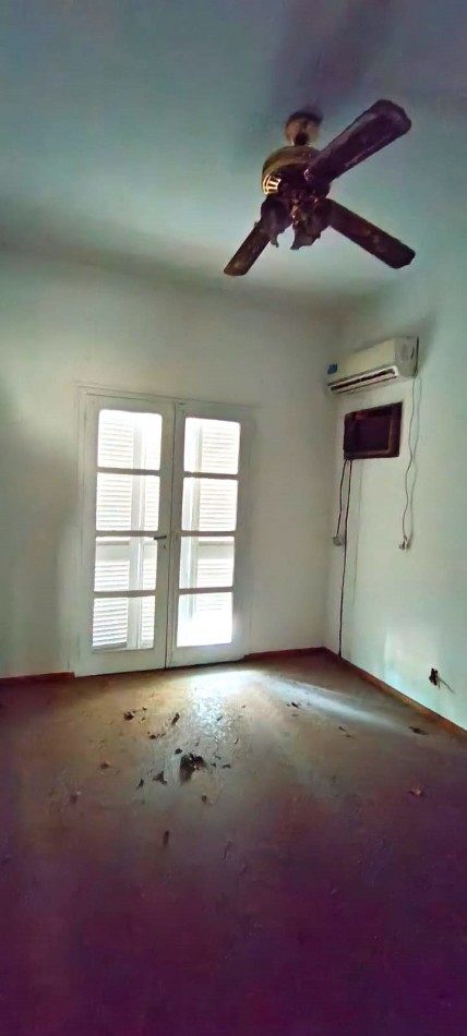 GREENWOOD VENDE CASA ESQUINA ANTIGUA EN MUY BUEN ESTADO EN LA CIUDAD DE MENDOZA