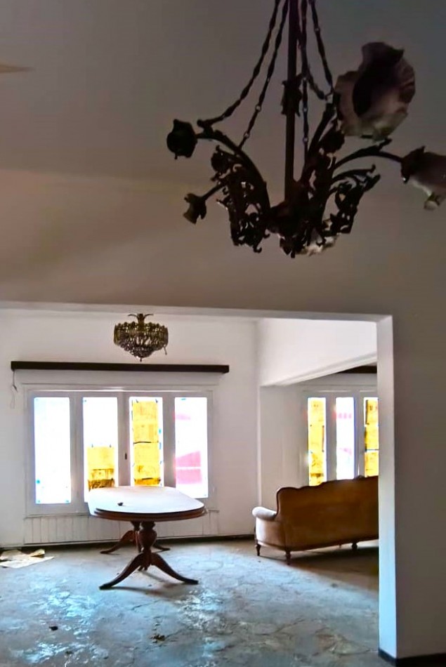GREENWOOD VENDE CASA ESQUINA ANTIGUA EN MUY BUEN ESTADO EN LA CIUDAD DE MENDOZA