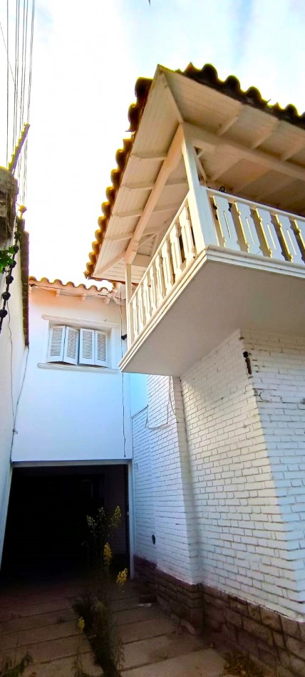 GREENWOOD VENDE CASA ESQUINA ANTIGUA EN MUY BUEN ESTADO EN LA CIUDAD DE MENDOZA