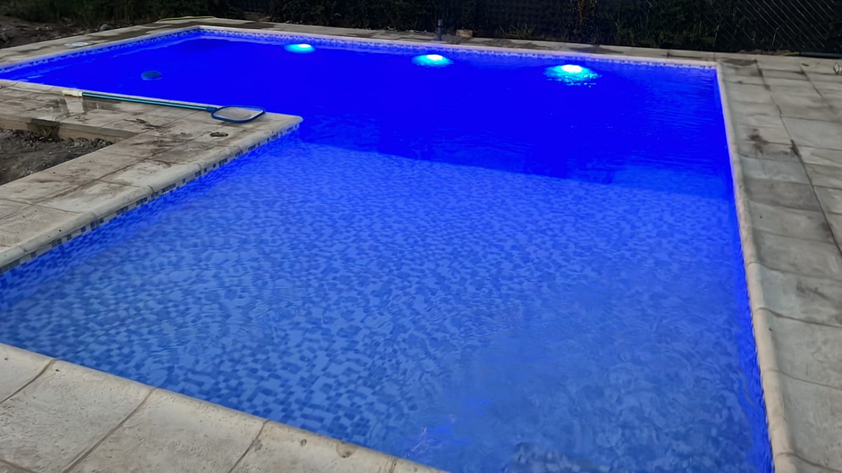 GREENWOOD VENDE LOTE CON ESPECTACULAR PISCINA EN MAIPU.