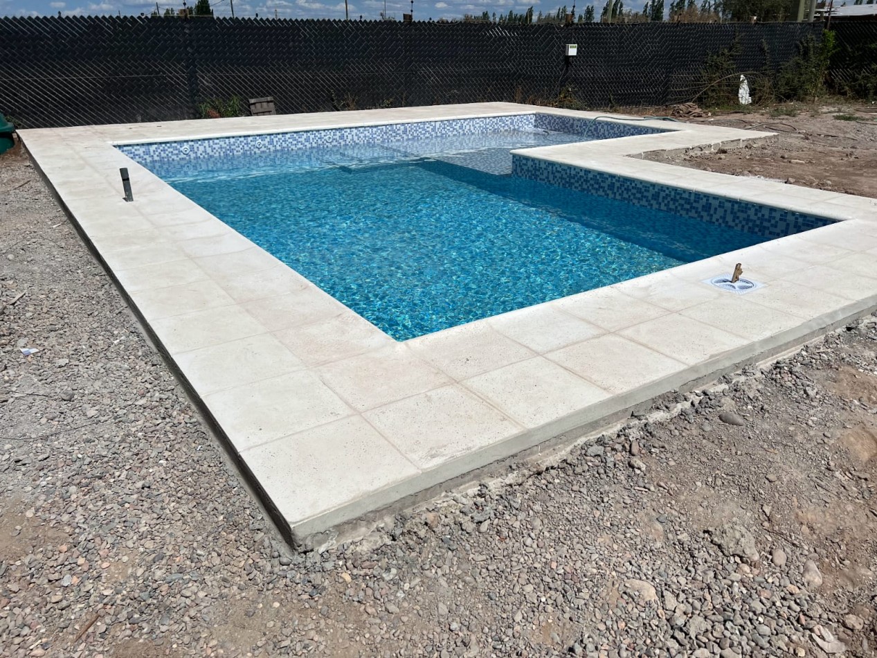 GREENWOOD VENDE LOTE CON ESPECTACULAR PISCINA EN MAIPU.