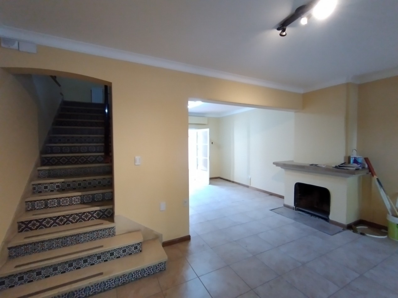 GREENWOOD VENDE HERMOSA CASA EN BARRIO BOMBAL UBICADA EN ALMIRANTE BROWN 1840. GODOY CRUZ
