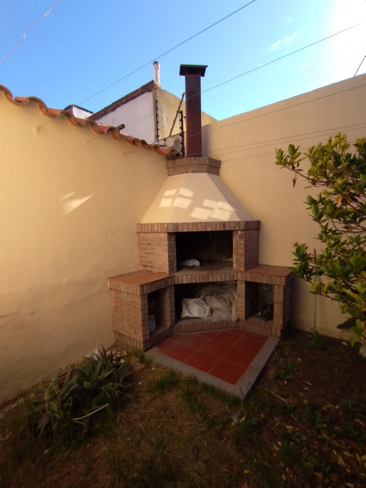 GREENWOOD VENDE HERMOSA CASA EN BARRIO BOMBAL UBICADA EN ALMIRANTE BROWN 1840. GODOY CRUZ