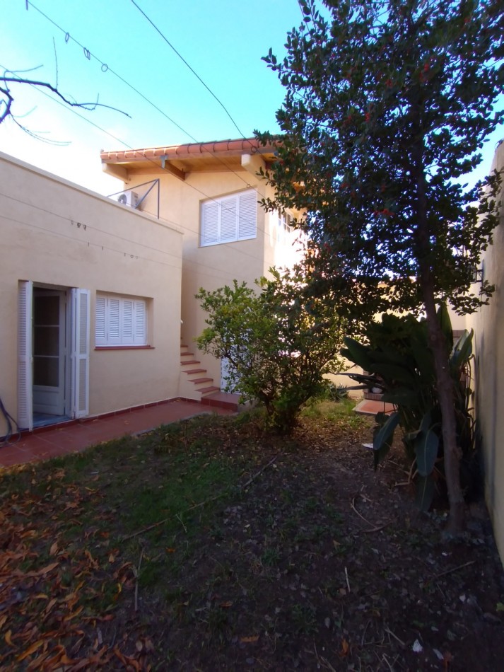 GREENWOOD VENDE HERMOSA CASA EN BARRIO BOMBAL UBICADA EN ALMIRANTE BROWN 1840. GODOY CRUZ