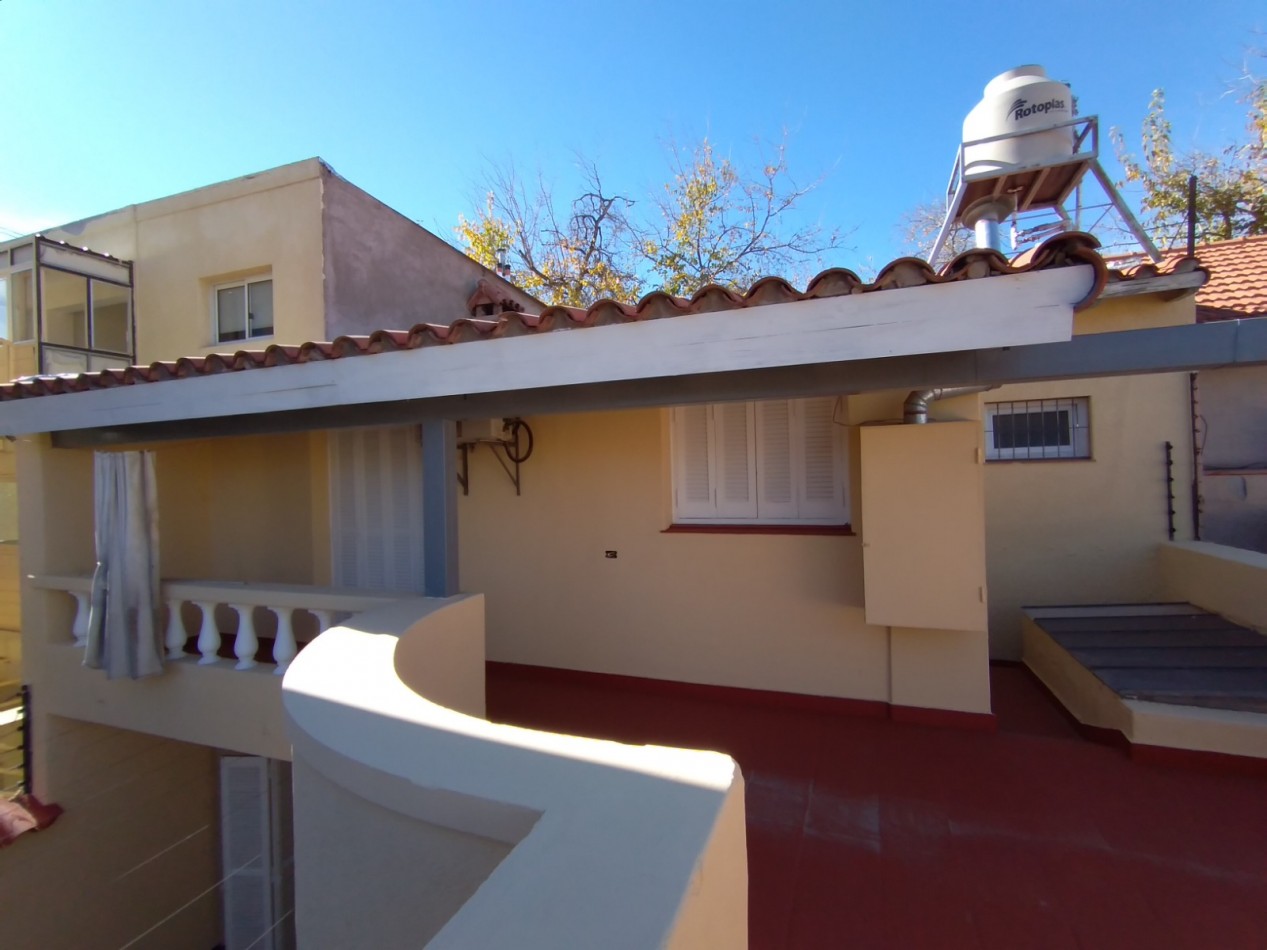 GREENWOOD VENDE HERMOSA CASA EN BARRIO BOMBAL UBICADA EN ALMIRANTE BROWN 1840. GODOY CRUZ