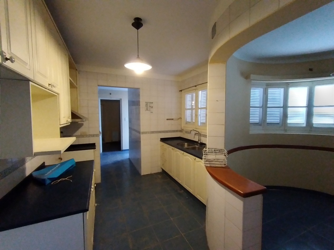 GREENWOOD VENDE HERMOSA CASA EN BARRIO BOMBAL UBICADA EN ALMIRANTE BROWN 1840. GODOY CRUZ