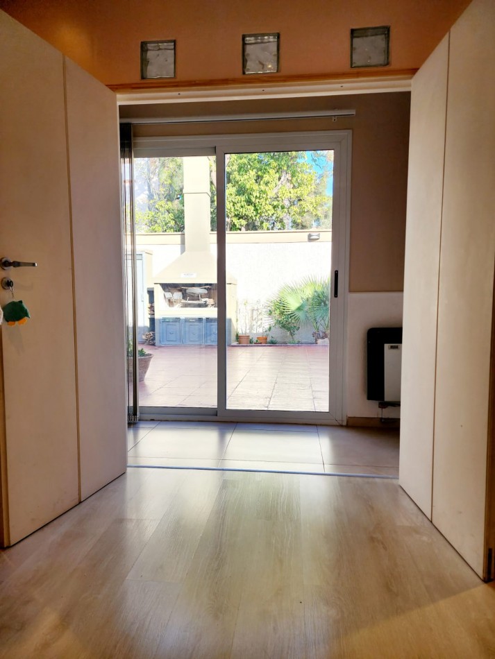 GREENWOOD VENDE ESPECTACULAR CASA EN GODOY CRUZ.