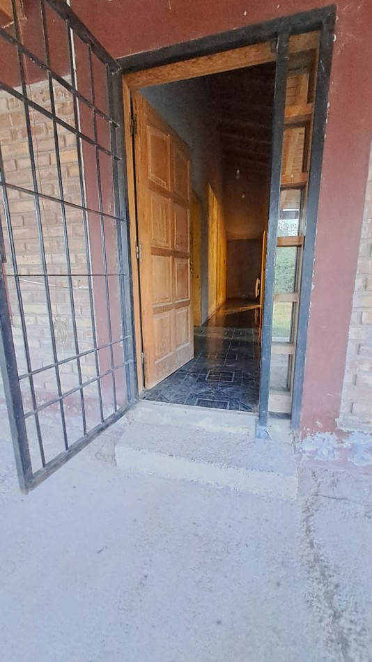 GREENWOOD VENDE CASA CON AMPLIO TERRENO EN PERDRIEL, LUJAN DE CUYO.