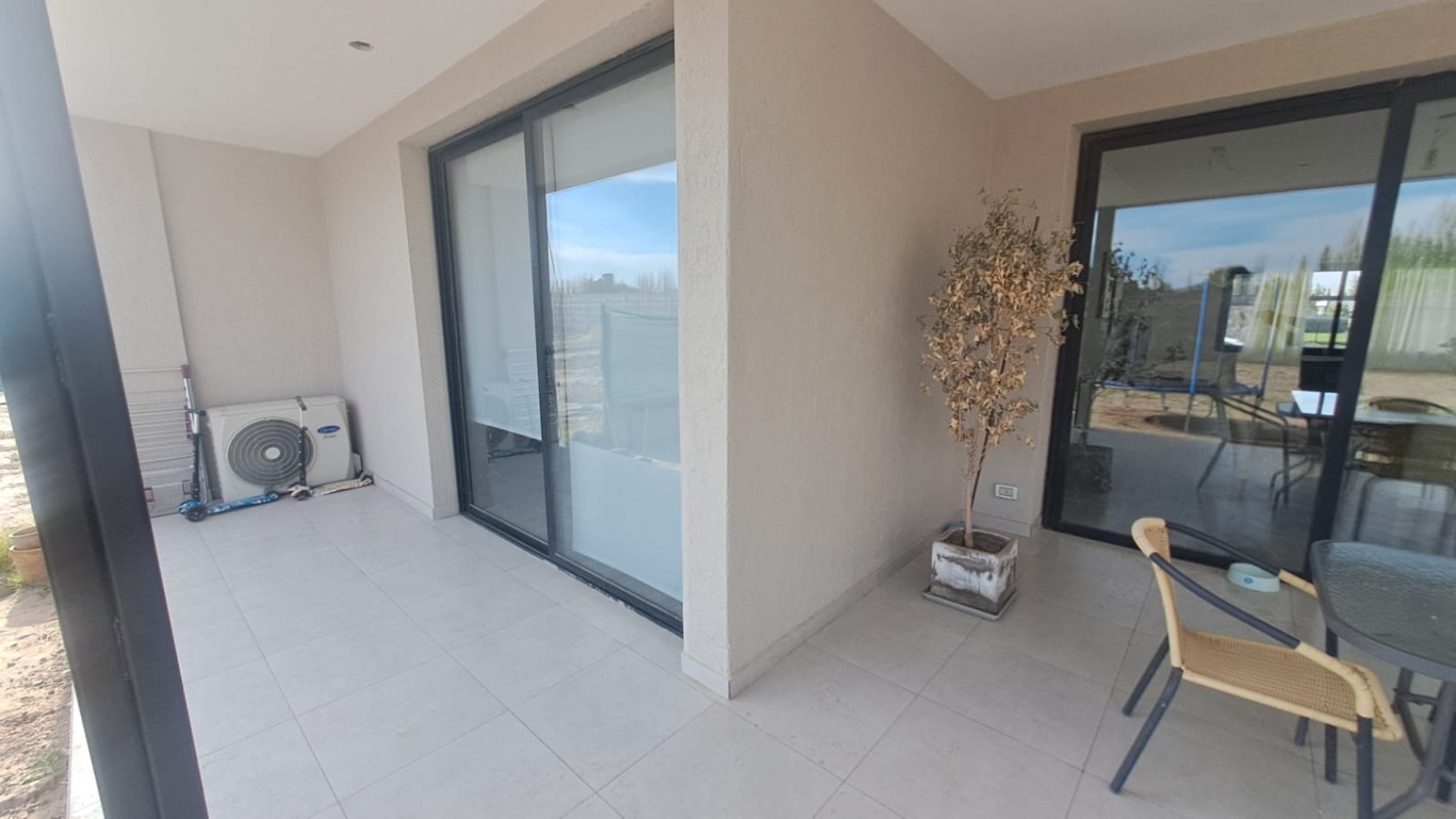 GREENWOOD VENDE ESPECTACULAR CASA EN EL BARRIO PRIVADO ALBA DE TANQAY EN MAIPU.