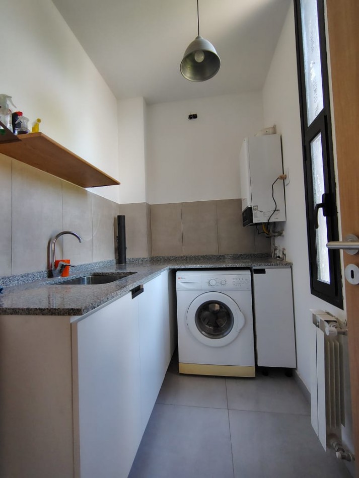 GREENWOOD VENDE ESPECTACULAR CASA EN EL BARRIO PRIVADO ALBA DE TANQAY EN MAIPU.