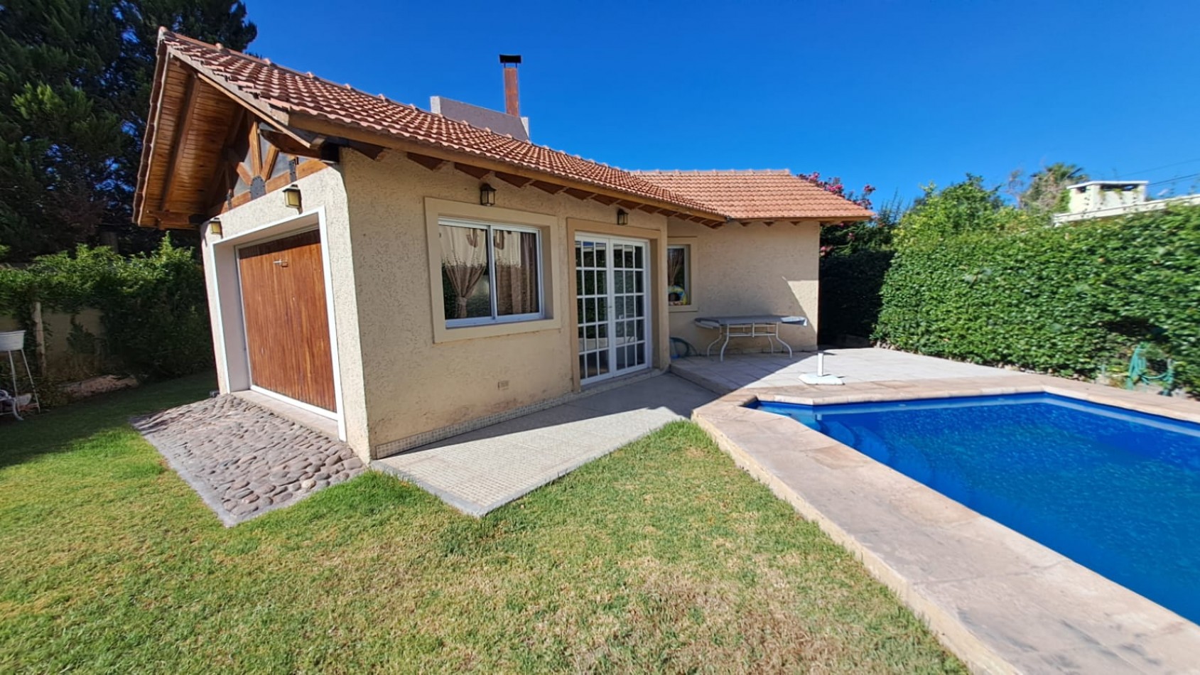 GREENWOOD VENDE CASA EN BARRIO PRIVADO "ALDEA DE TORREBLANCA" EN RODEO DE LA CRUZ GLLEN.