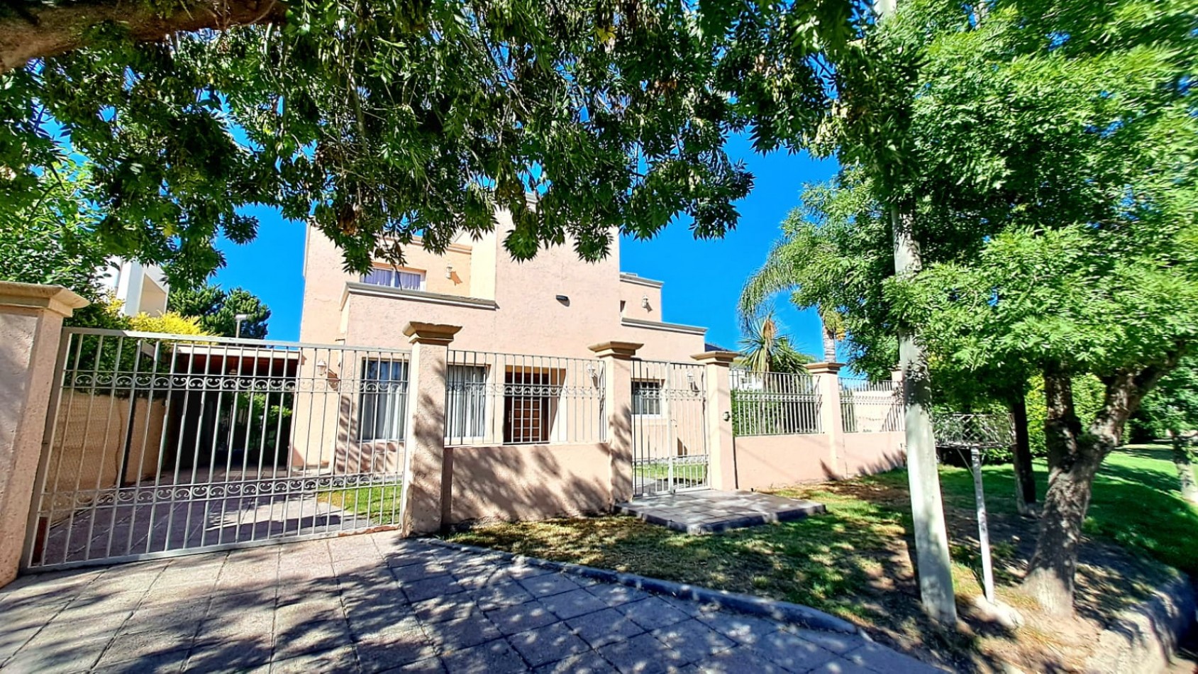 GREENWOOD VENDE CASA EN BARRIO PRIVADO "ALDEA DE TORREBLANCA" EN RODEO DE LA CRUZ GLLEN.