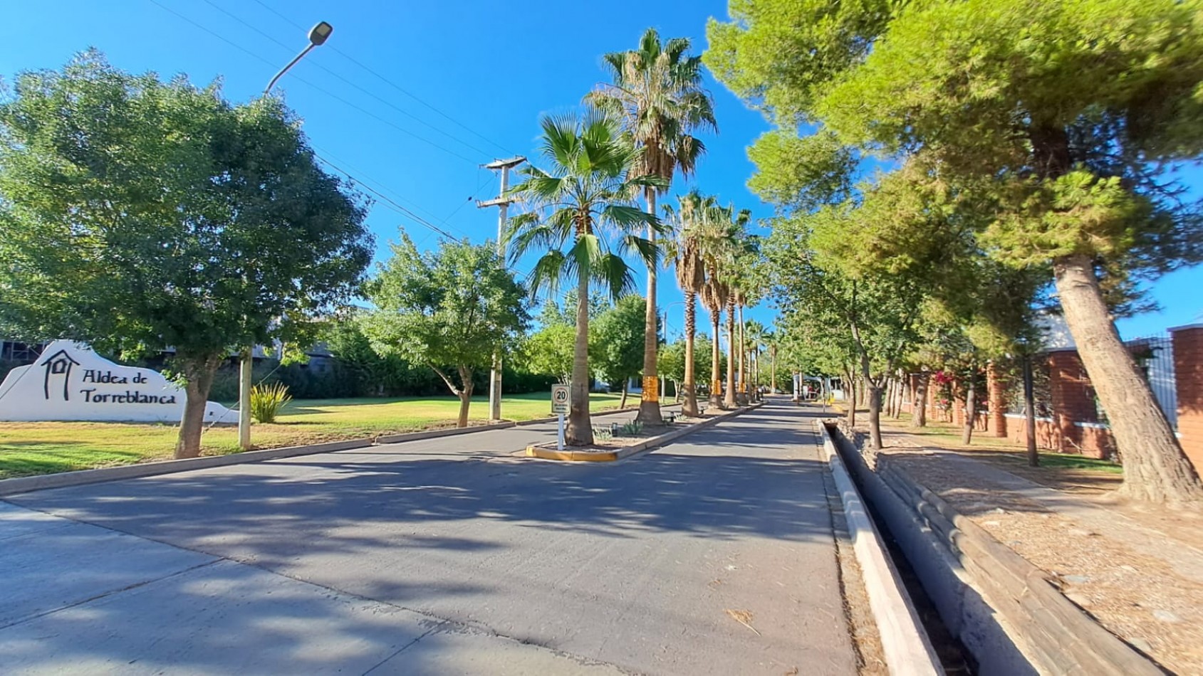 GREENWOOD VENDE CASA EN BARRIO PRIVADO "ALDEA DE TORREBLANCA" EN RODEO DE LA CRUZ GLLEN.