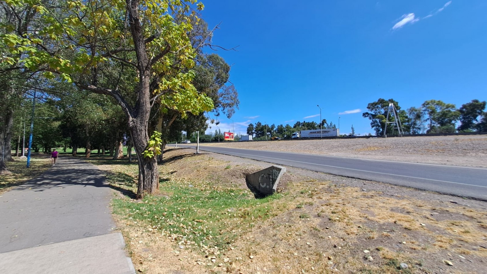 GREENWOOD VENDE TERRENO SOBRE ACCESO ESTE GUAYMALLEN.