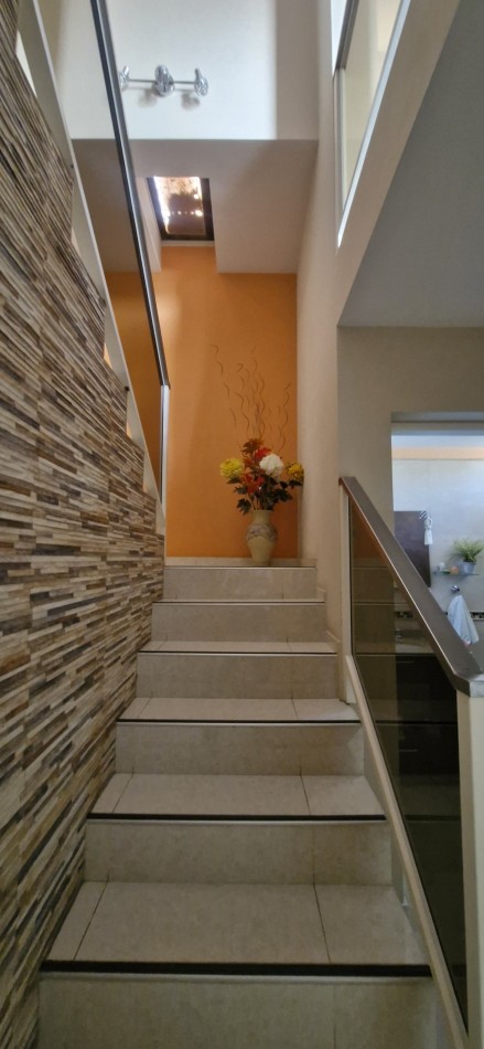 GREENWOOD VENDE  EXCLUSIVA RESIDENCIA DE DISEÑO Y CONFORT