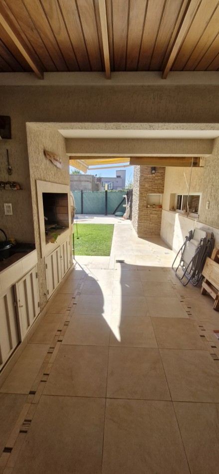 GREENWOOD VENDE  EXCLUSIVA RESIDENCIA DE DISEÑO Y CONFORT