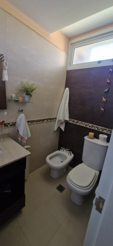 GREENWOOD VENDE  EXCLUSIVA RESIDENCIA DE DISEÑO Y CONFORT