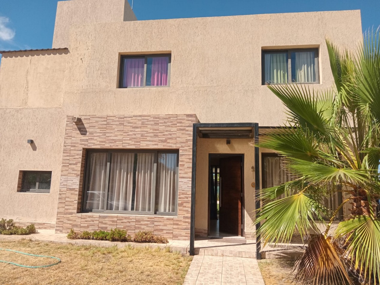 GREENWOOD VENDE CASA EN EL  COMPLEJO EL CARRASCAL  LUNLUNTA, MAIPU.
