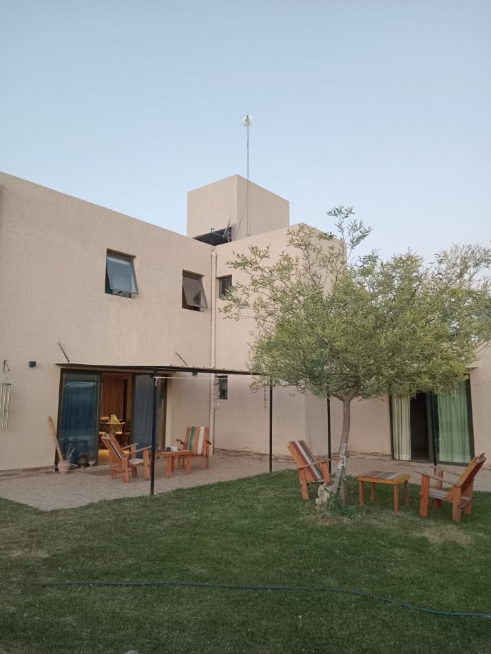 GREENWOOD VENDE CASA EN EL  COMPLEJO EL CARRASCAL  LUNLUNTA, MAIPU.