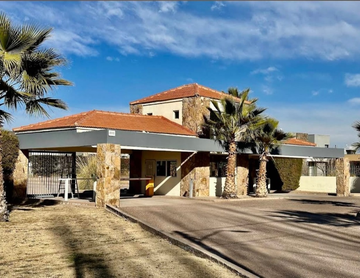 GREENWOOD VENDE CASA EN EL  COMPLEJO EL CARRASCAL  LUNLUNTA, MAIPU.